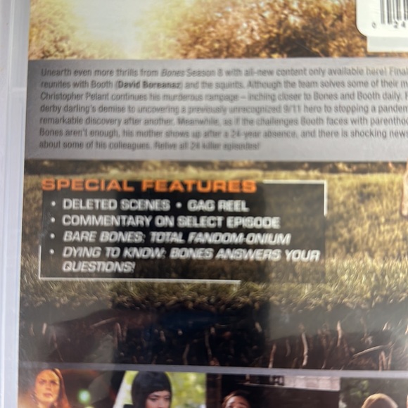 Bones Complete Eighth Season - Picture 3 of 5